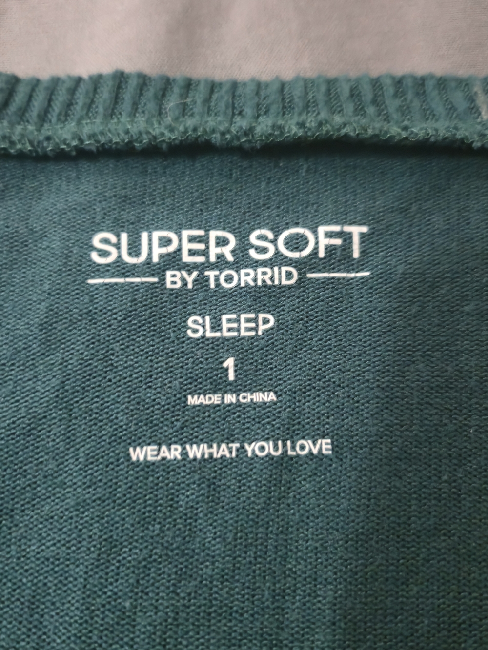 Torrid Super Soft Sleep Plush V-Neck Lounge Sweatshirt Green 1 1X #G86457 - Picture 2 of 7
